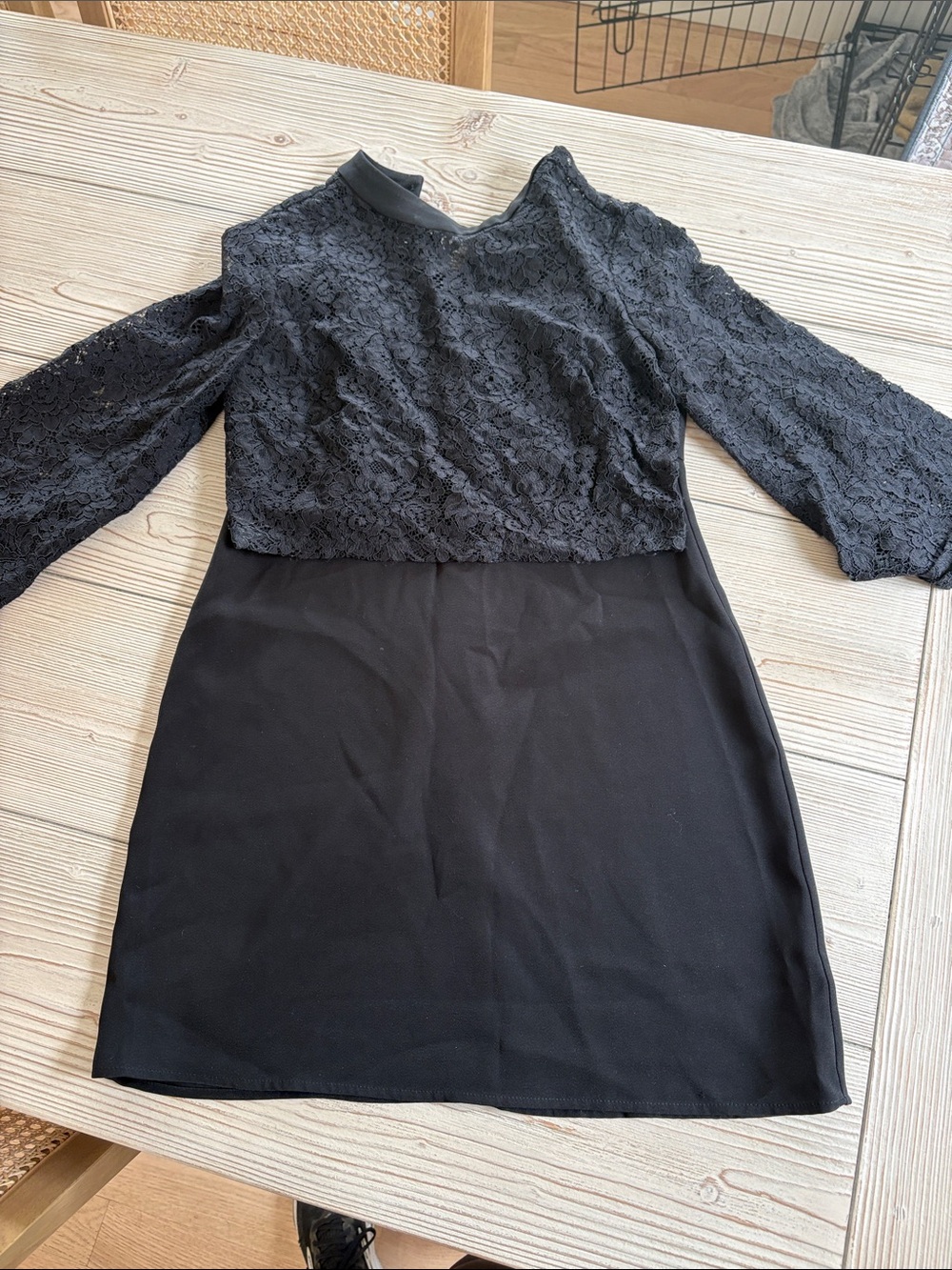 ALI & JAY Black Lace Bodice Long-Sleeve Dress